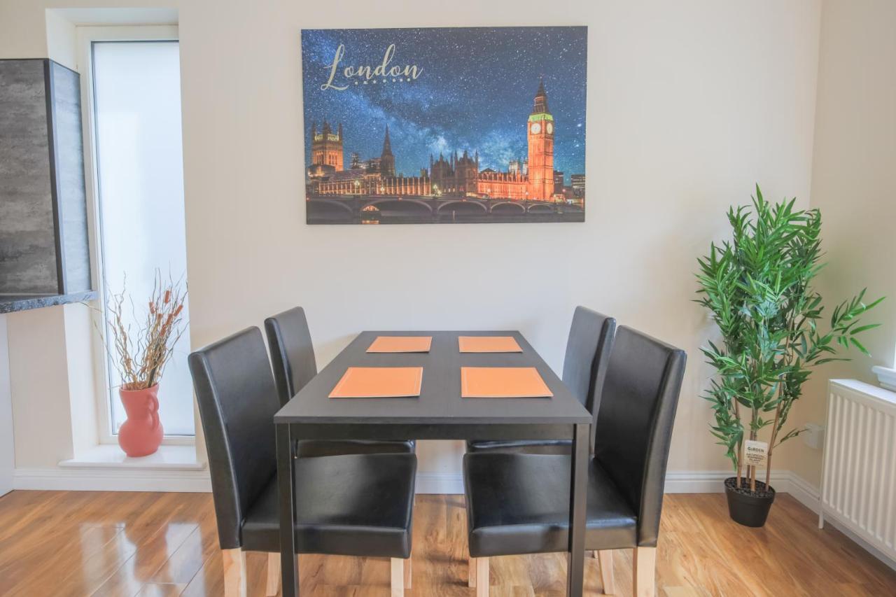 אדינבורו Stylish Modern Newly Built Apartment 15 Min From City Centre מראה חיצוני תמונה