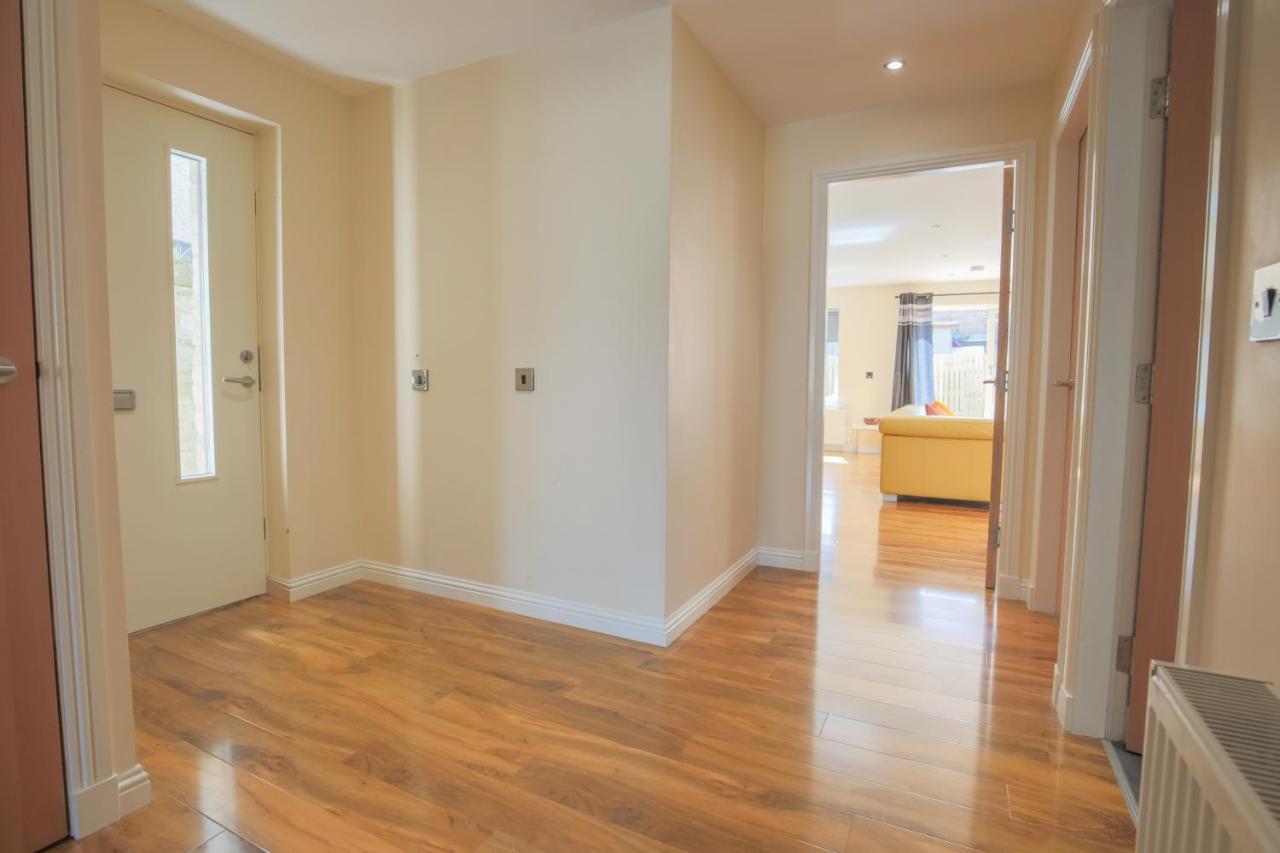 אדינבורו Stylish Modern Newly Built Apartment 15 Min From City Centre מראה חיצוני תמונה