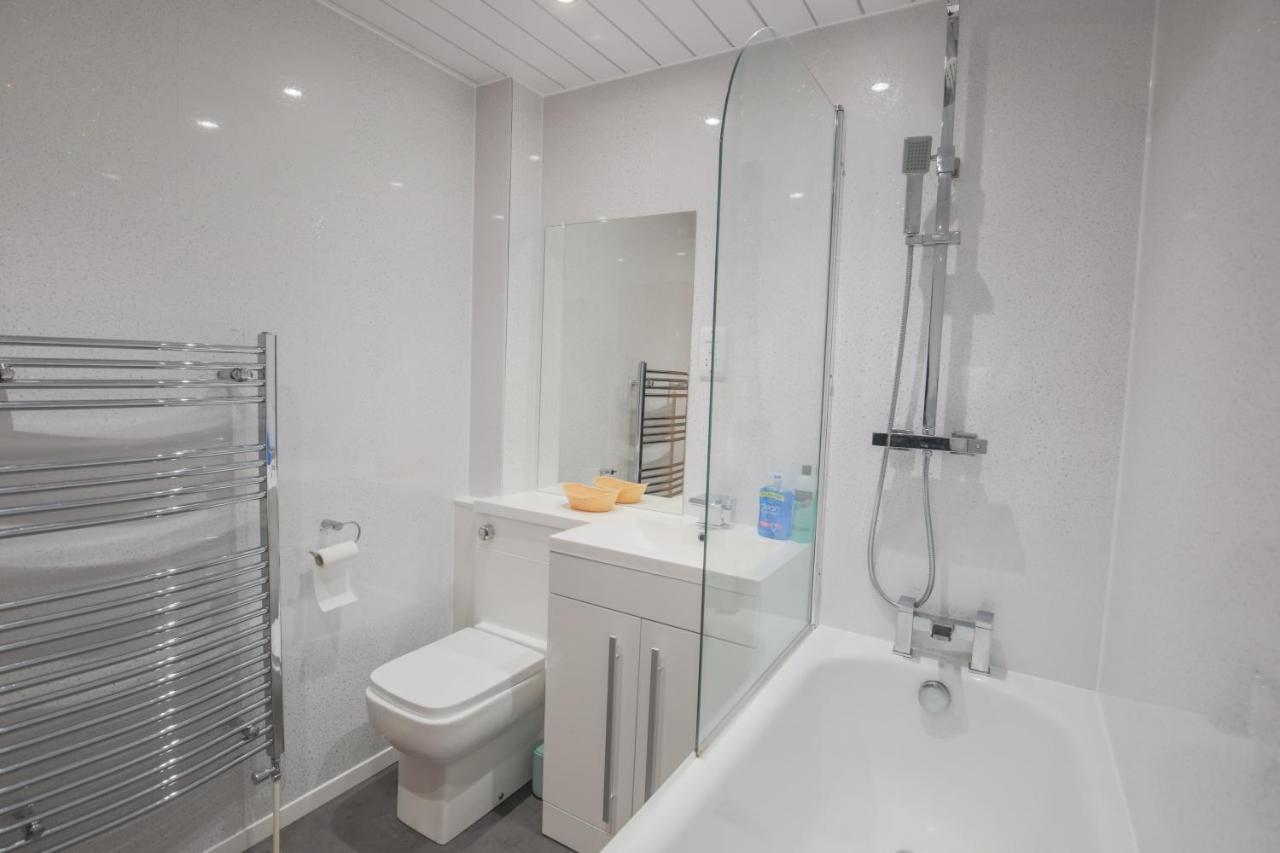 אדינבורו Stylish Modern Newly Built Apartment 15 Min From City Centre מראה חיצוני תמונה